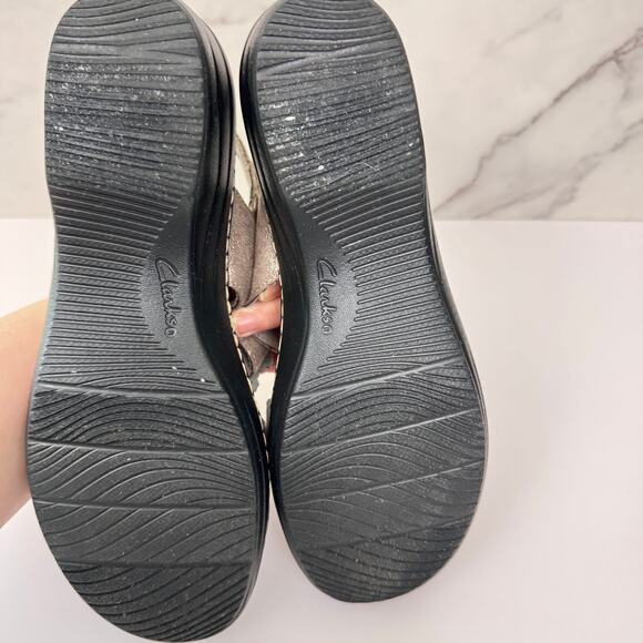 Clarks Women Merliah Sheryl Sandals Sz 10 Florette Comfort Strappy MetallicTaupe - Picture 8 of 9